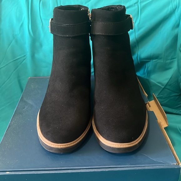 Dr. Scholl’s Jacinda black wedge bootie. Comes with original box - Picture 2 of 7